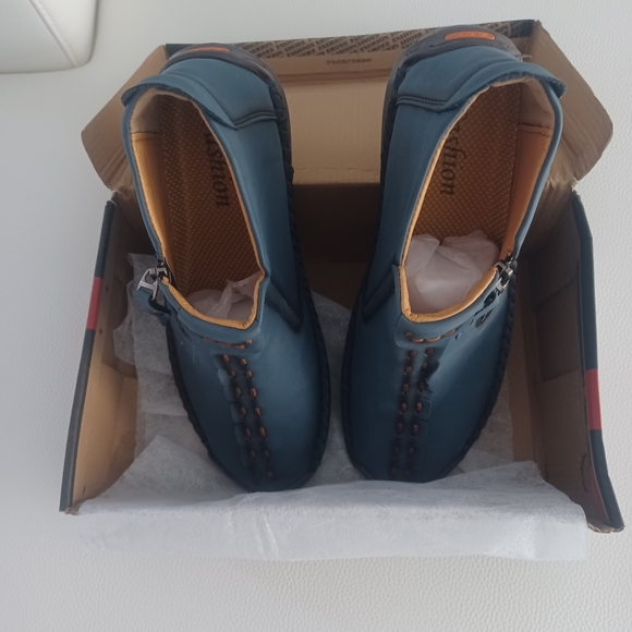 Shoes - Picture 2 of 10